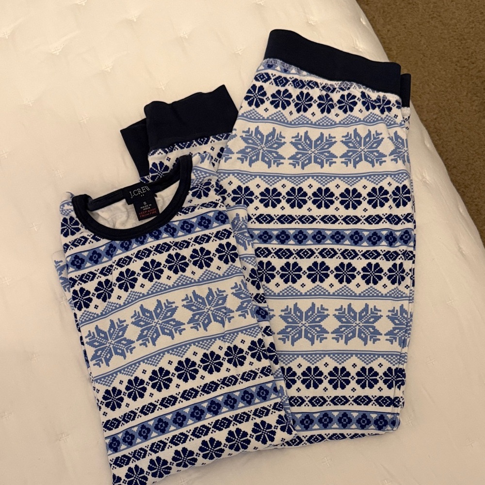 Women’s J Crew Navy and Snowflake Pajama Set
